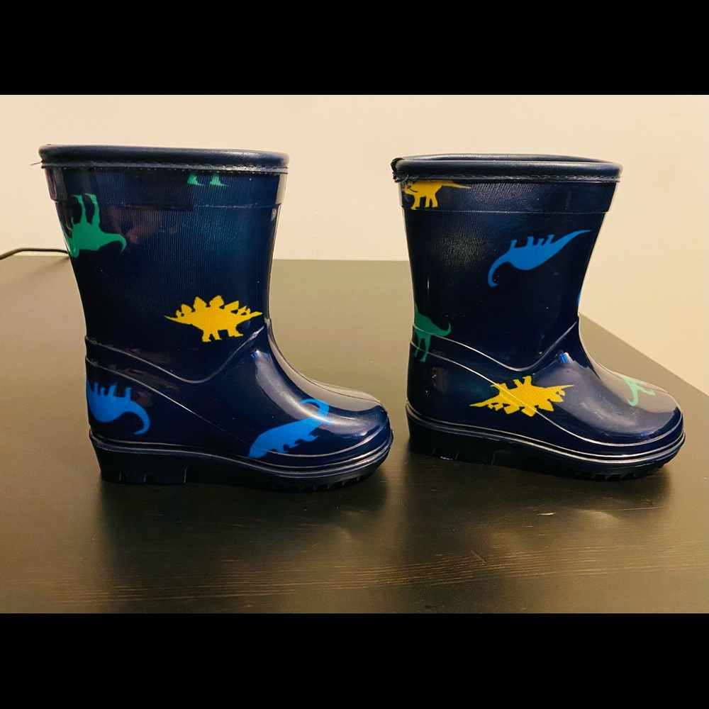 Toddler dinosaur twin boots!